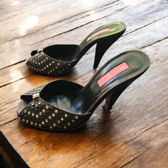 Betsey Johnson Shoes - Betsey Johnson Nedra Pewter Leather Studded Pumps- Size 7.5